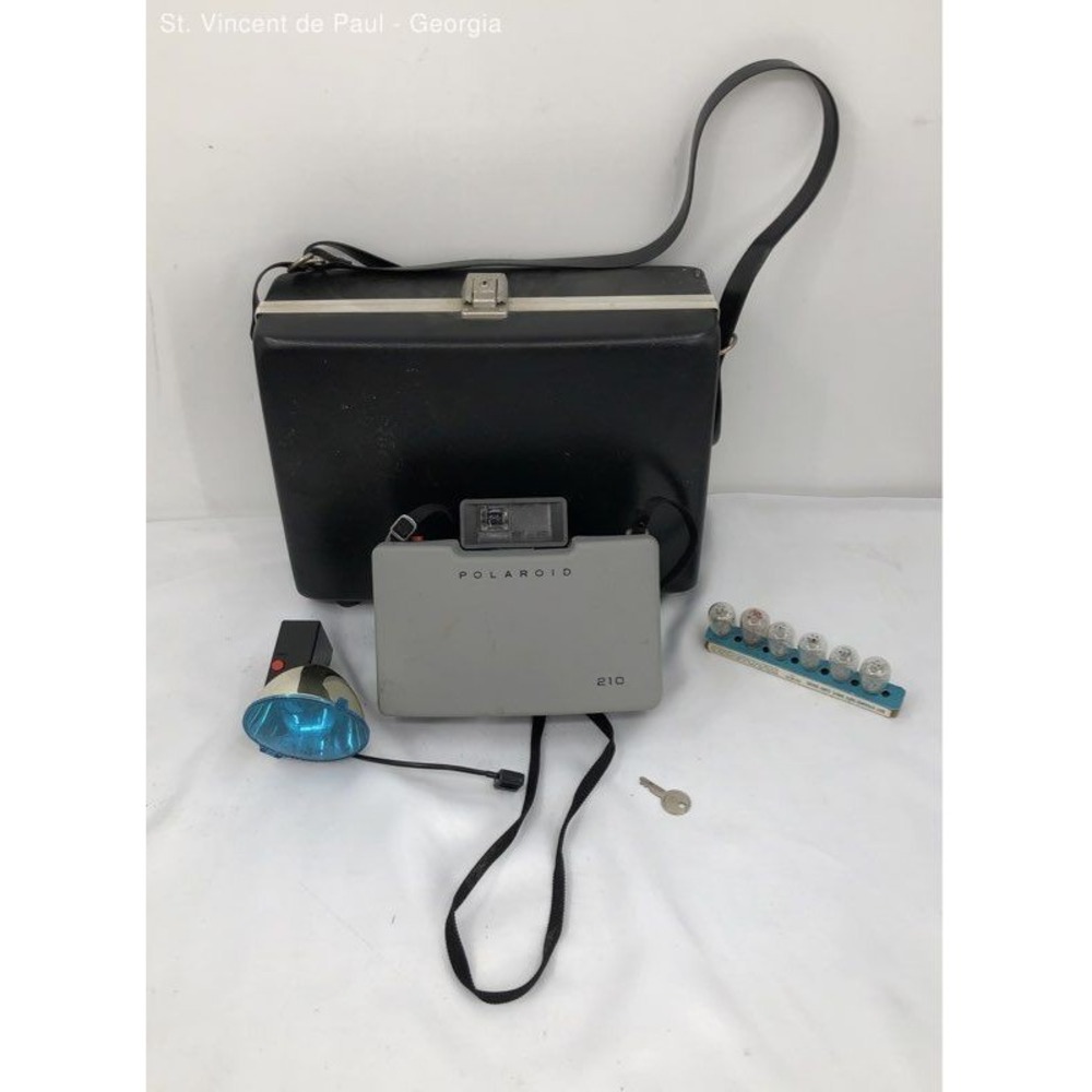 Vintage 1960's Polaroid Automatic 210 Land Camera w/ Flash‎ & Case Untested Read